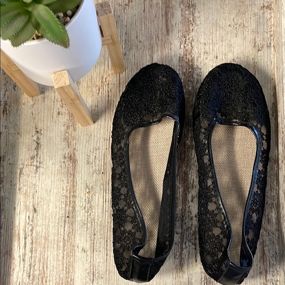 Black Textured Flats with Rounded Toe - Picture 3 of 10